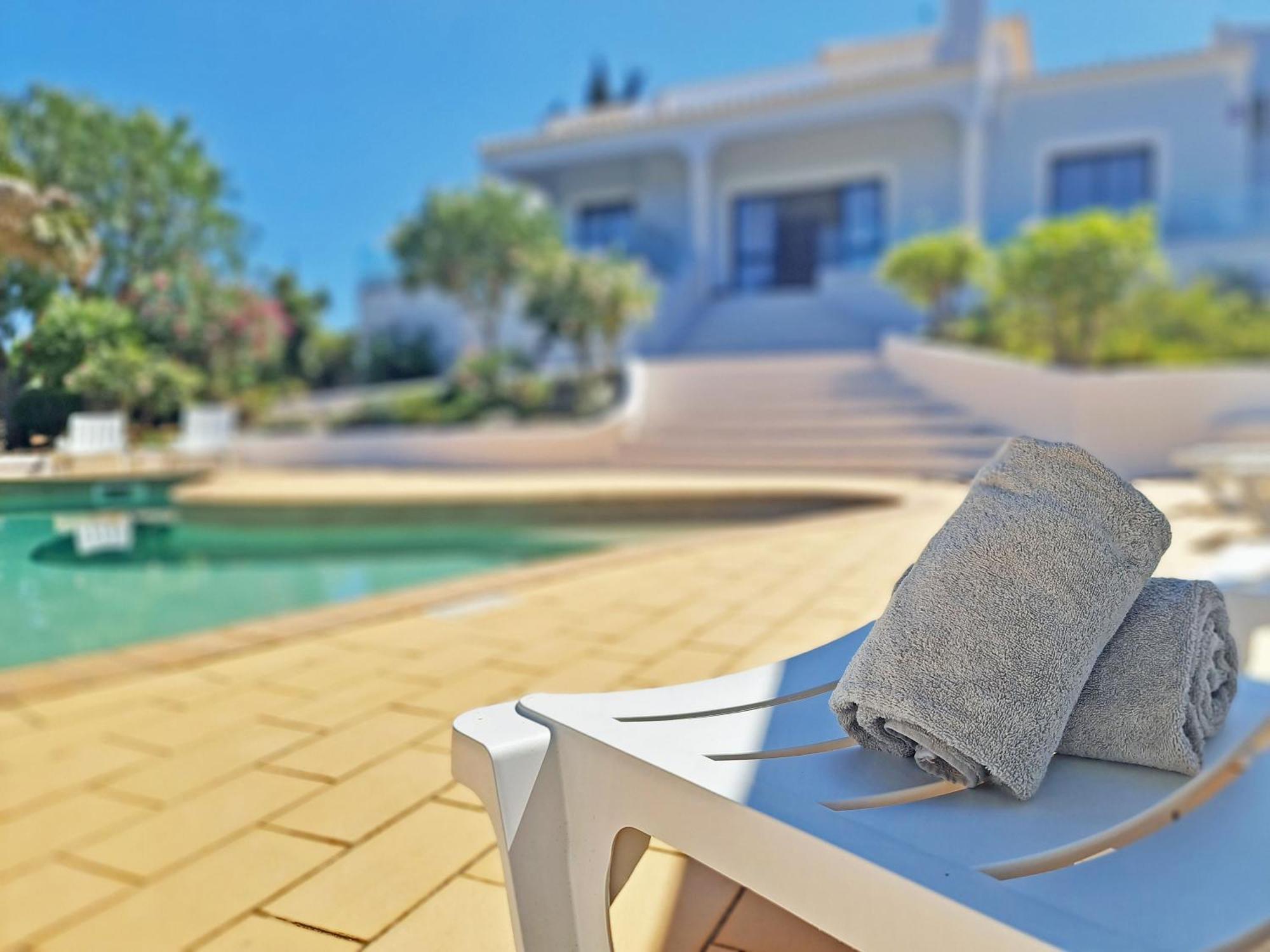 Casa Vitoria - With Private Pool Villa เปรา ภายนอก รูปภาพ